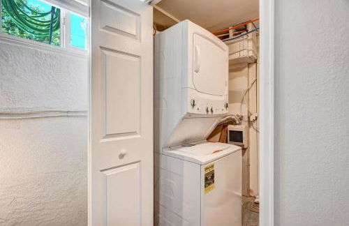 Quiet Basement Retreat | King Bed, Firepit, Yard - Foto 18