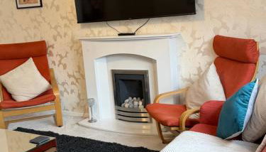 Spacious Modern 3 Bed Home Near Batley Train Station with Free Parking - Foto 2