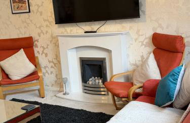 Spacious Modern 3 Bed Home Near Batley Train Station with Free Parking - Foto 2