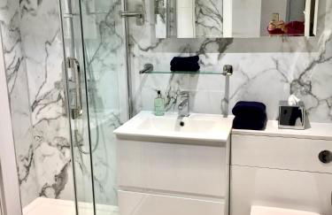 Stylish Sea View Apartment with Parking - Foto 8