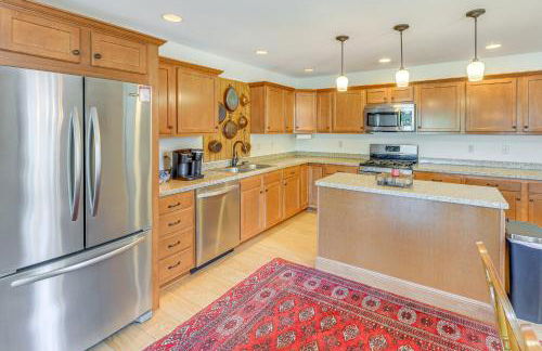 WFH-Friendly Columbiana Vacation Rental with Deck! - Foto 10