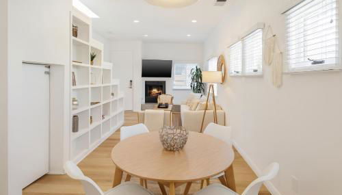 Exclusive 2BD 3BA with Balcony - Photo 3