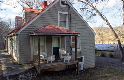 Riverfront Home (Apartment and Bar) - Foto 28