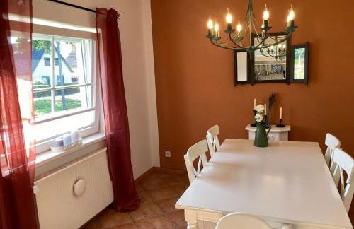 Gemütliches Haus - traumhafter großer Garten - Foto 4