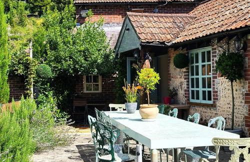 Escape the Ordinary - Photo 14