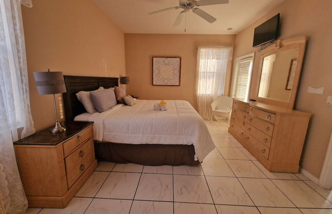 Beautiful 4 Bed Villa in Orlando Sleeping 10 - Foto 17