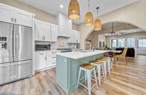 Luxe by the Lake - Pool Access - Photo 23