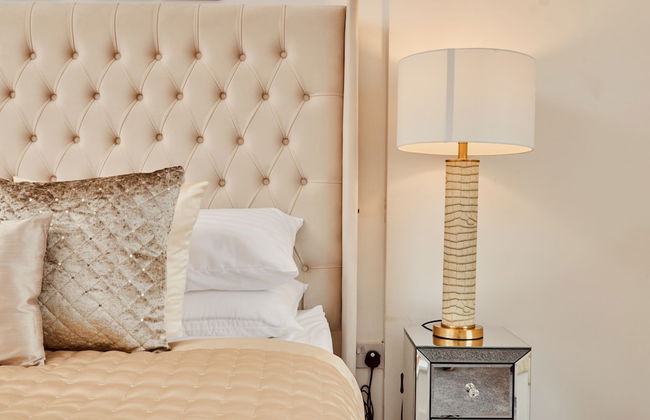 Deluxe City Apt, River Canal View& Free Parking! - Foto 2