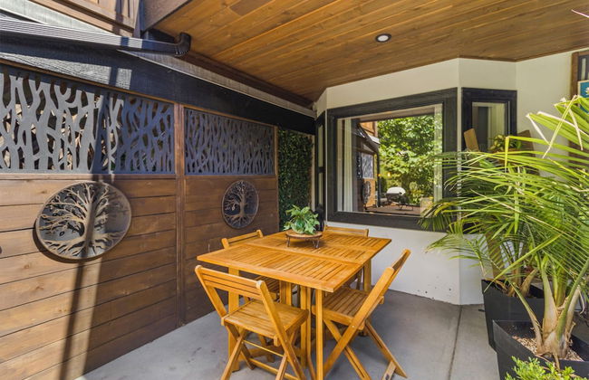 Rayleigh River Retreat - Garden Oasis - Photo 41