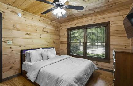 Waterfront 1-acre Private Dock, Hot Tub, Firepit Bankhead Lodge by Avantstay - Foto 60