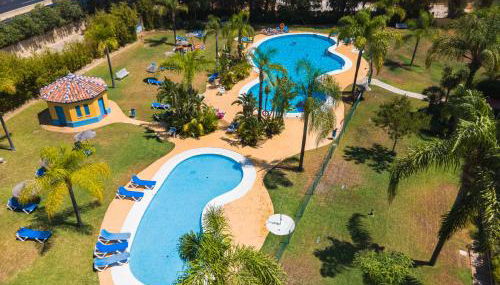 Bahia de Marbella - Luxury beach apartment - Photo 4, Garden, sunbed