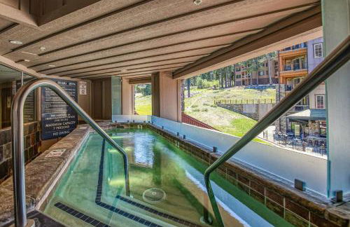 One Village Place 502 by East West Hospitality - Foto 30