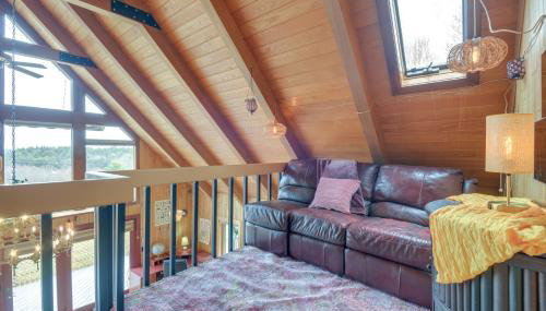 Deck, Mountain Views Colorful Retreat in Vernon! - Foto 2