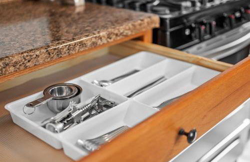 Slick&Spacious 2 Bdr Apt Natrona Hts - Photo 9