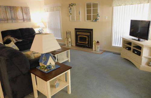 Secluded Home with Mini Waterfall and a Creek in Hot Springs - Foto 14