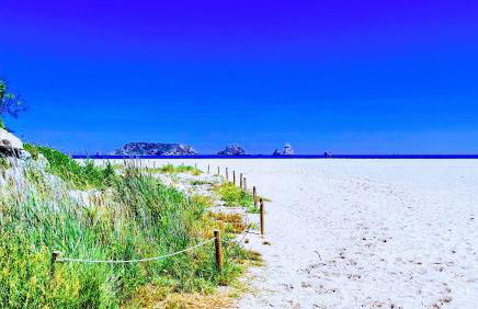 Primera Línea con Vistas al Mar y Piscina - Foto 26