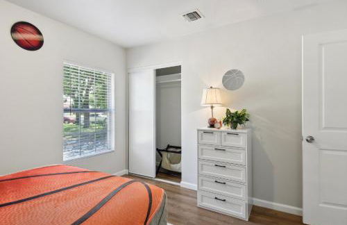 Modern Rental Near Medical Center, Six Flags, UTSA, La Cantera, Lackland AFB - Foto 32