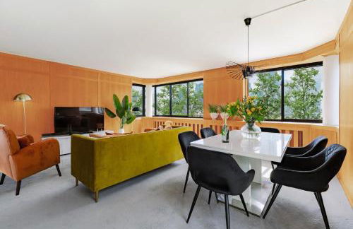 Divine Views from a Breathtaking LuxXe City Penthouse for a Gracious Life Style - Photo 2