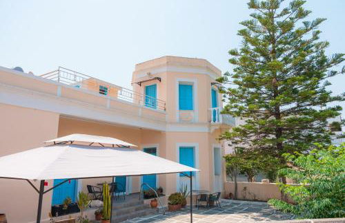 1944-Heritage House - Photo 2