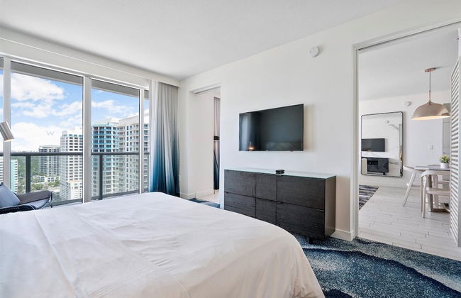 W Residences 2 Bedroom Suite 2 Condo by RedAwning - Photo 5