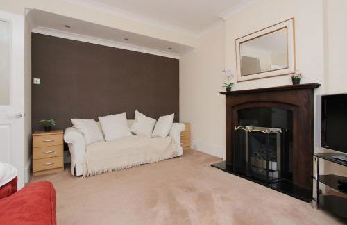 Lovely Victorian House - Photo 16