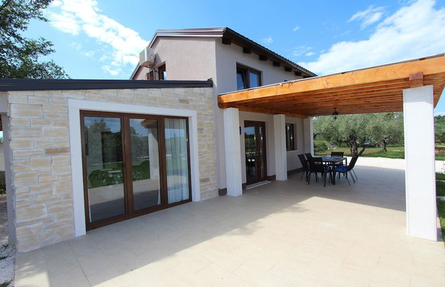 Holiday House Cuvi - Foto 1