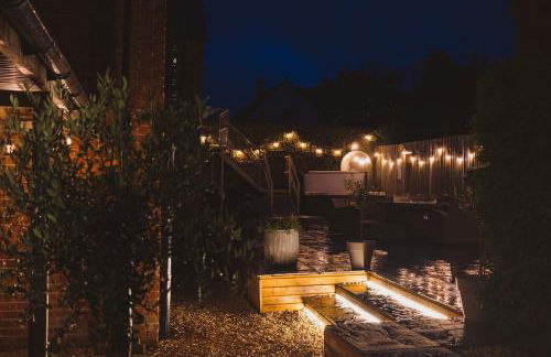 Luxury House Sleeps 14 With Secret Bar Near Bath - Photo 21