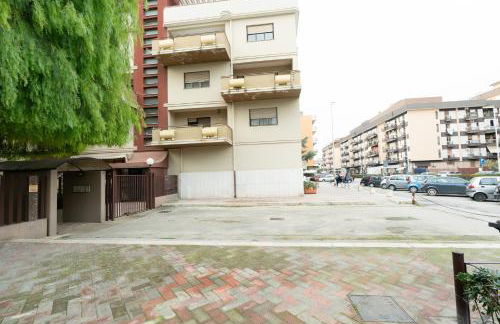 Trani with view - roomy apartment with balconies - Foto 34