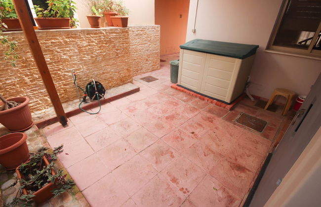 2 Bedroom House near Tombs of the Kings - Photo 34