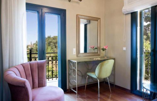 Avra Private Suites - Photo 58