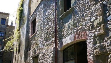 BAIX EMPORDÀ. Increíble casa en pueblo medieval - Foto 1