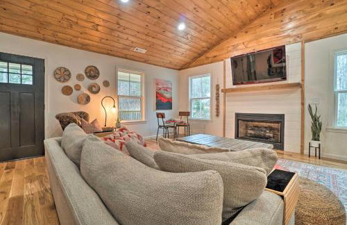 Painted Skies Upscale Getaway By Lake Burton! - Photo 4