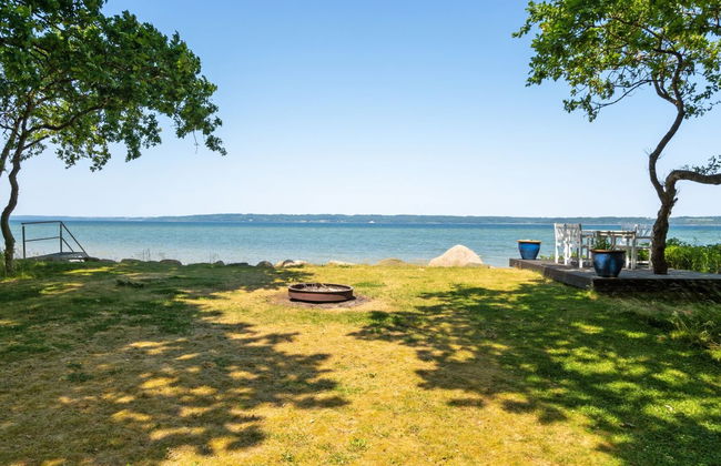 "Kennet" - 30m from the sea - Photo 26