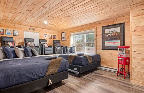 Cozy Cinema Cabin - Hot Tub and More - Foto 64