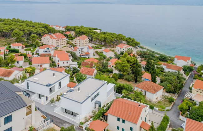 Luxury Villa Luna with Swimming Pool - Photo 35