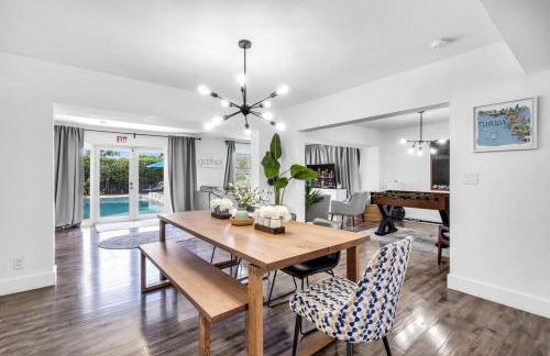 Spacious 5 Bedroom Heated Pool and Hot Tub, 12 minutes to the Beach - Foto 30