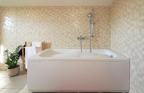 Villa Stone Pearl with heated swimming pool - Foto 37