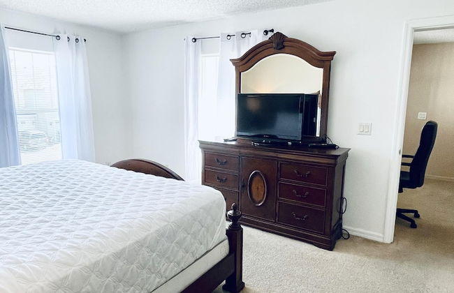 Lakeside Community, Pools, and More! - Photo 7