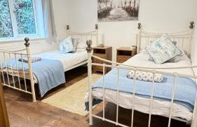 Tranquil North Devon Lodge - 2BR, Countryside Views & Pool, High Bickington close to Umberleigh, Barnstaple, Bideford & Westward Ho - Foto 8