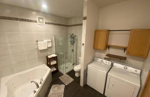 Suite A 2 BR w/ Bridge St. view - Foto 61