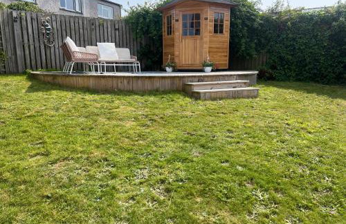 Family Home with Sauna & Garden - Foto 2