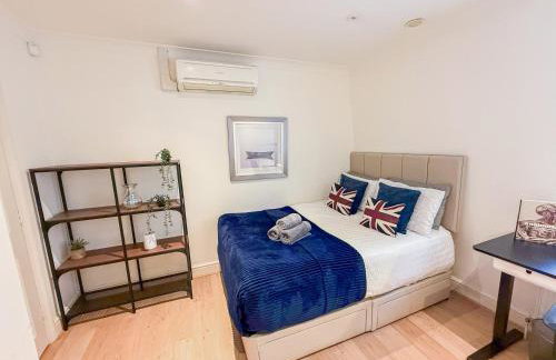 Promo Rate - 2BDR flat with AC in Embankment near Charing Cross, Trafalgar Square, London Eye, Big Ben - Photo 3