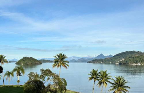 Vista dos sonhos na beira do mar de Angra com pier - Foto 49