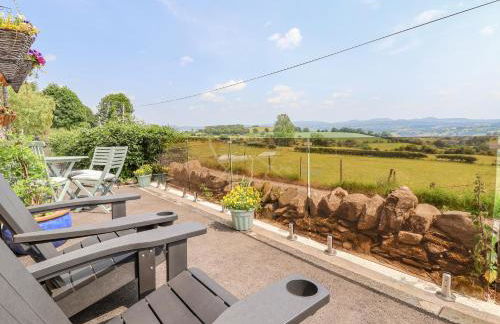 Coach House - Photo 28