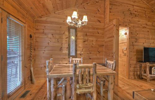 Ole Bear Paw Cabin - Cherry Log GA - Cozy Retreat, Stunning Views, Hot Tub, Outdoor Fire Pit, Porch Swing - Foto 14