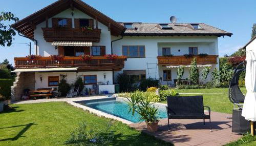 Ferienwohnung Lorenz - Foto 3, Garden, sunbed, Garden view