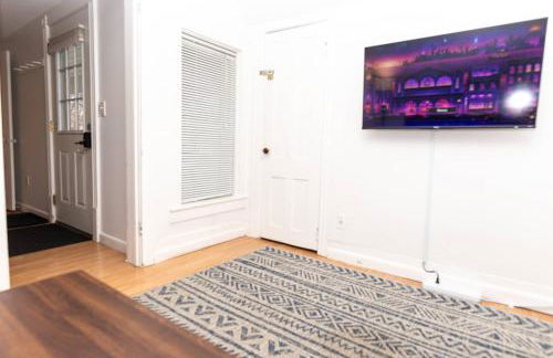 Centrally Located Winooski Apartment - Photo 4