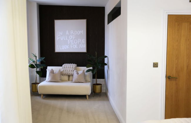 The Ultimate Bride & Hen Complex! Celebrations at The Old Fire Station Canterbury, 3 Homes - Foto 8