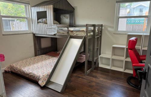 Family Fun 3-bedroom house with gym, games, toys, outdoor hangout and coffee - Foto 5