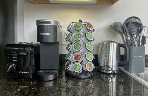 West Loop - City Views With In & Out Parking 6 - Photo 40